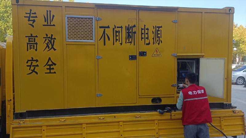 宿松柴油发电机组和UPS电源配合使用时，如何避免切换过程中的电力中断？